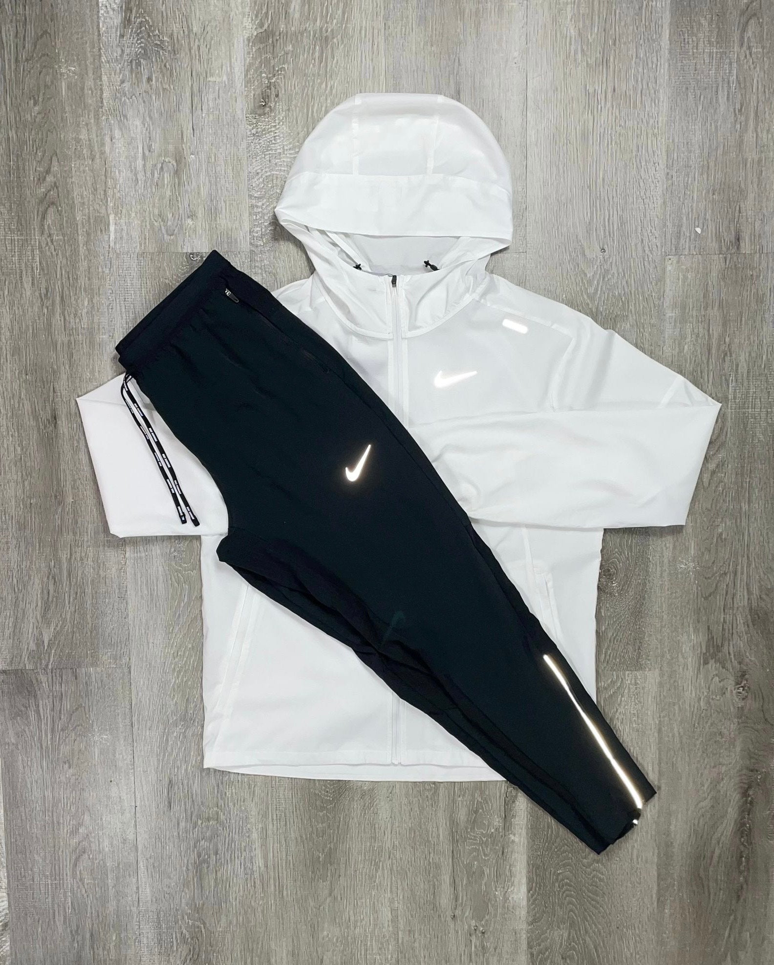 Nike tracksuit windrunner online