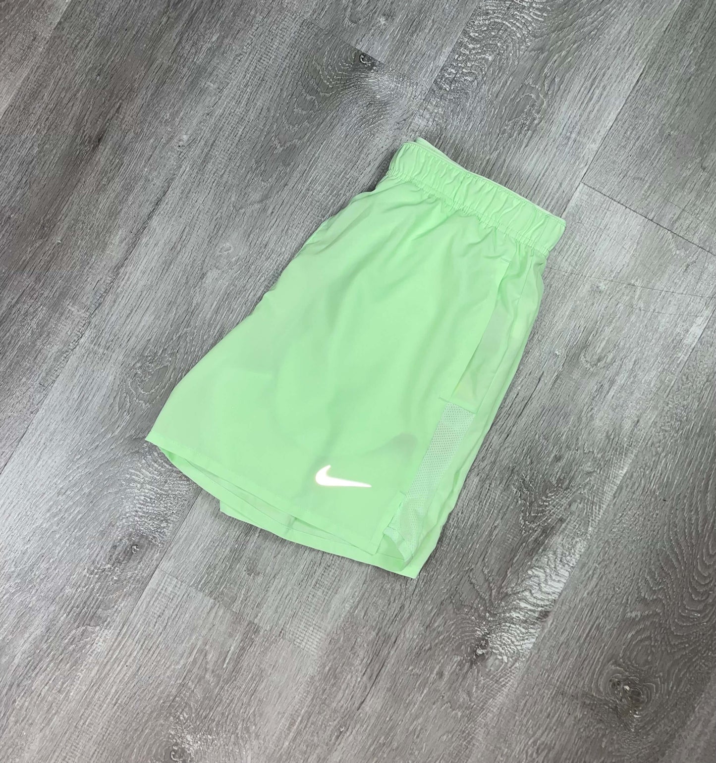 Nike 'Vapour Green' Challenger 5" Shorts