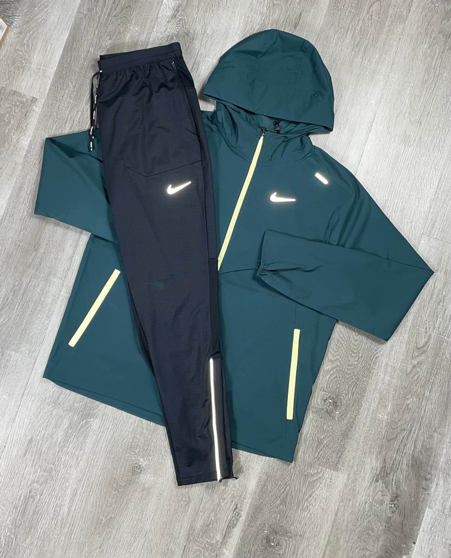 Nike 'Deep Jungle' Run Repel UV Windrunner Tracksuit