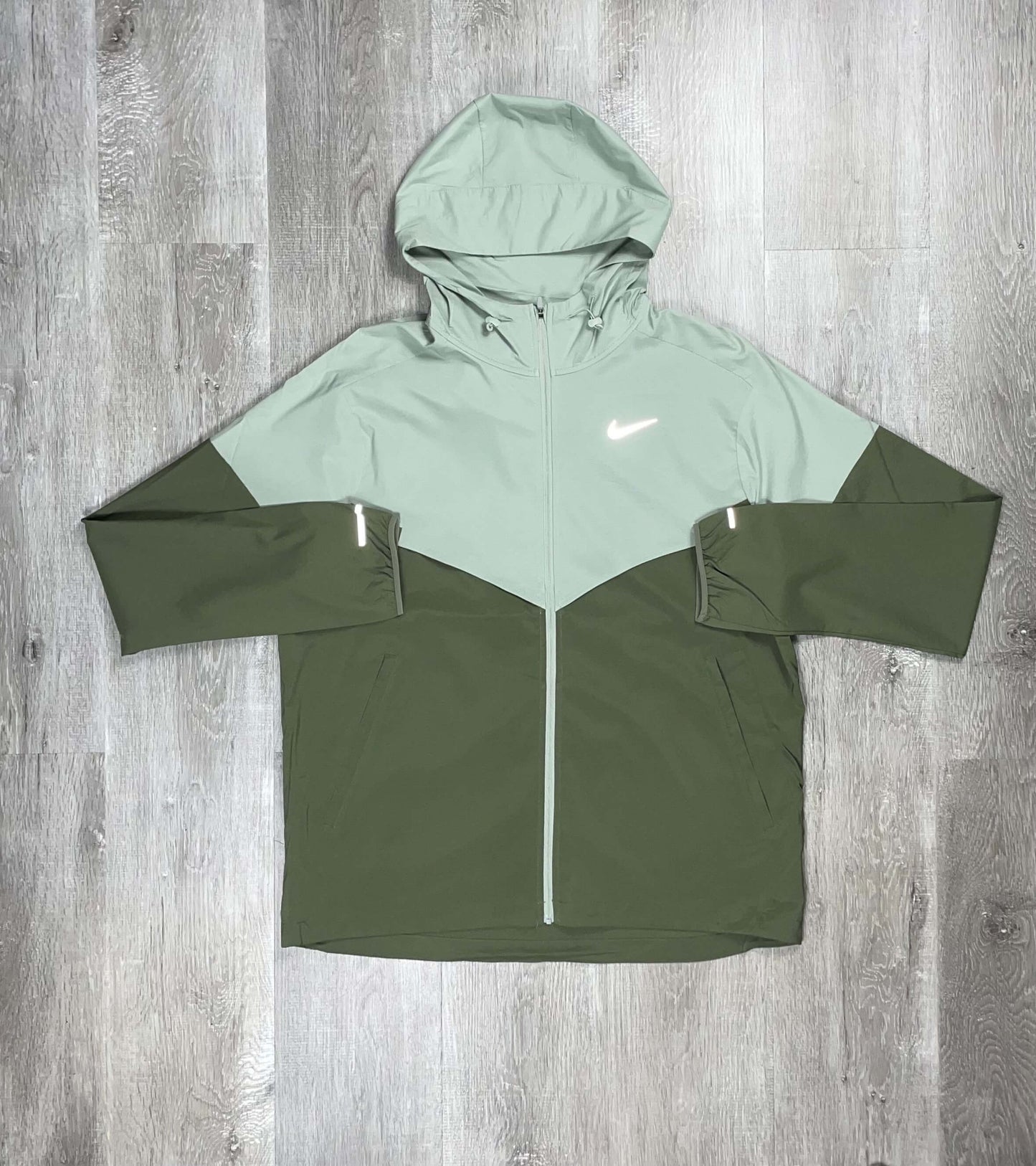 Nike 'Jade Horizon' Run Repel UV Windrunner Set