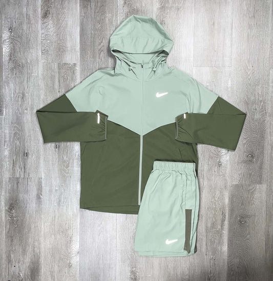 Nike 'Jade Horizon' Run Repel UV Windrunner Set