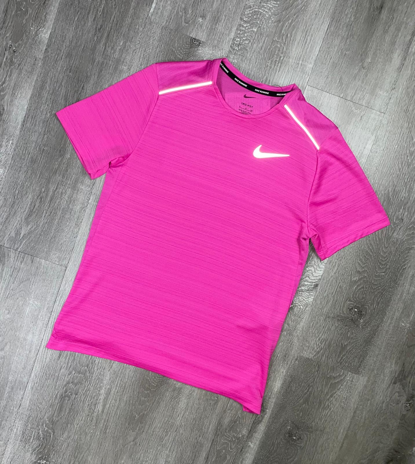 Hot pink nike shirt online