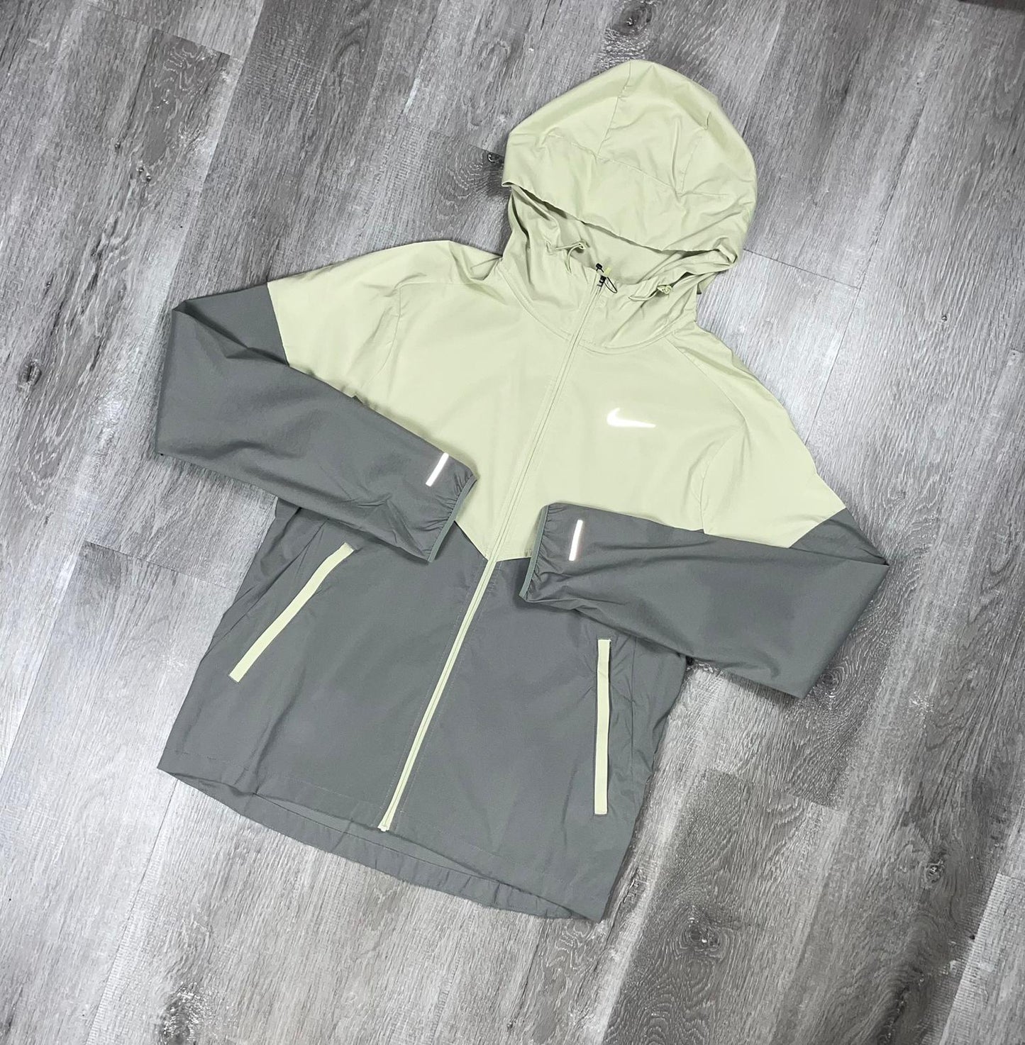 Nike 'Olive' Run Repel UV Windrunner